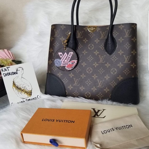 Louis Vuitton World Tour Monogram Tokyo Key Charm - Picture 6 of 6